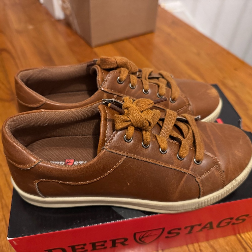 Boys sneaker shoes
